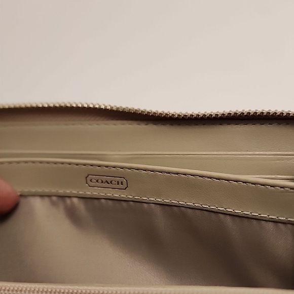 Coach Madison Accordian Zip around  Wallet with Coach and Horses logo  in Silver - Picture 4 of 10